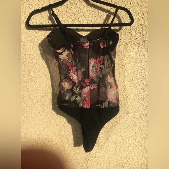 SOLD-Floral mesh body suit from willows young contemporary - Picture 6 of 9
